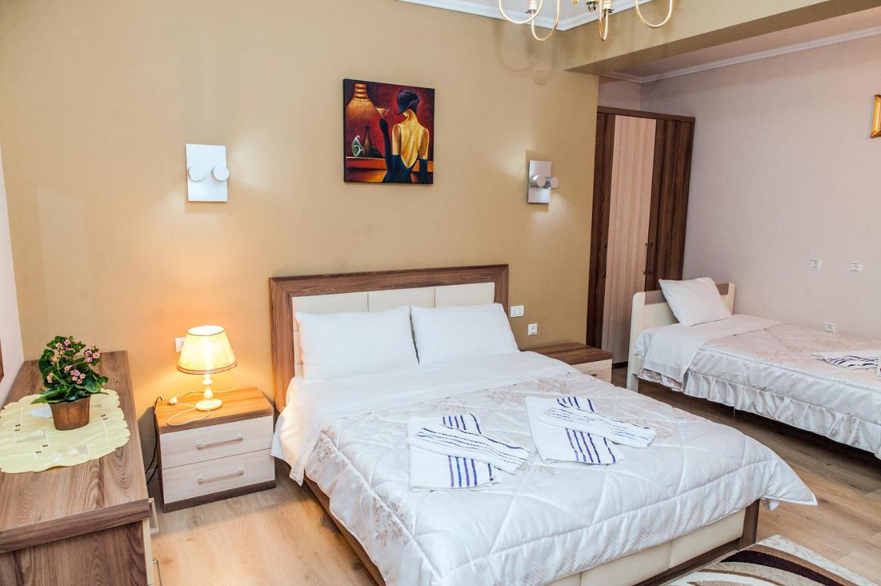 Villa Parku Rinia Korce Esterno foto